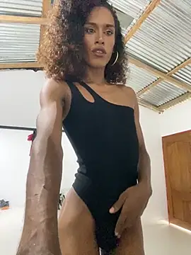 Snapshot of lau_sil chatting on 12.02.25 lau sil online show from 12.02.25