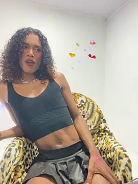 Snapshot of lau_sil chatting on 02.18.26 lau sil online show from 02.18.26