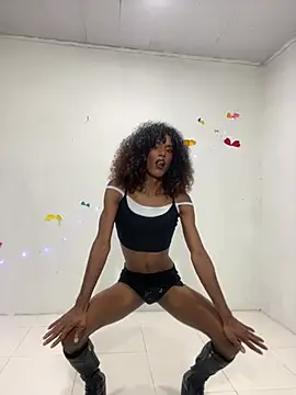 Snapshot of lau_sil chatting on 02.27.26 lau sil online show from 02.27.26