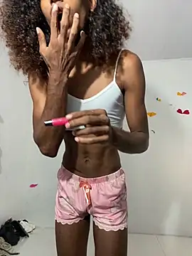 Snapshot of lau_sil chatting on 03.15.26 lau sil online show from 03.15.26