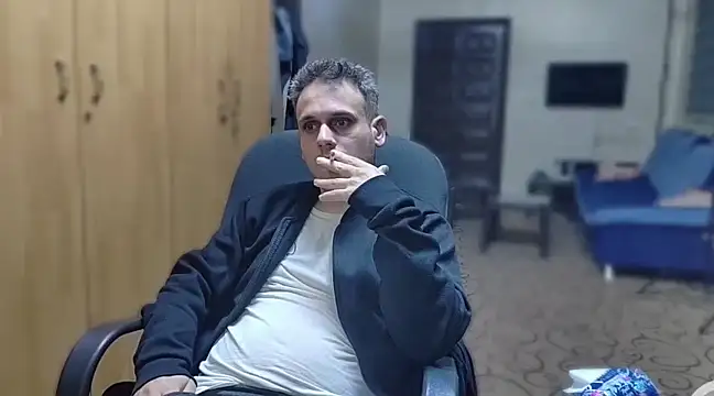 Snapshot of Arabeyes chatting on 12.06.24 Arabeyes online show from 12.06.24