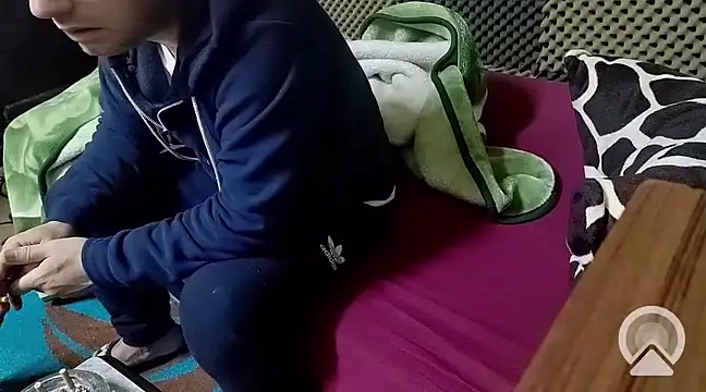 Snapshot of Arabeyes chatting on 02.21.25 Arabeyes online show from 02.21.25