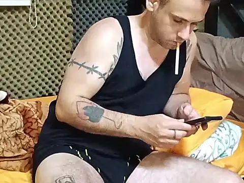 Snapshot of Arabeyes chatting on 09.09.25 Arabeyes online show from 09.09.25