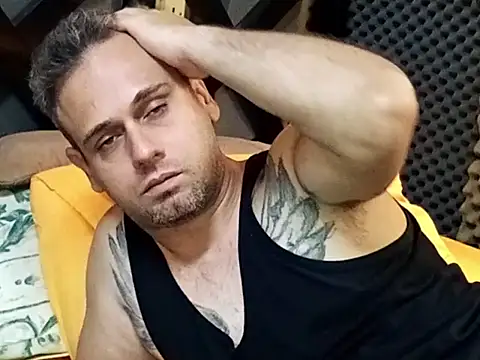 Snapshot of Arabeyes chatting on 09.16.25 Arabeyes online show from 09.16.25