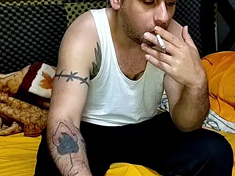 Snapshot of Arabeyes chatting on 10.17.25 Arabeyes online show from 10.17.25