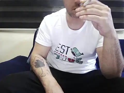 Snapshot of Arabeyes chatting on 10.24.25 Arabeyes online show from 10.24.25