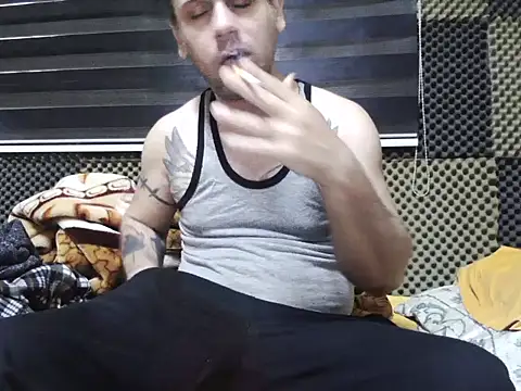 Snapshot of Arabeyes chatting on 10.26.25 Arabeyes online show from 10.26.25