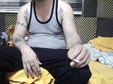 Snapshot of Arabeyes chatting on 10.27.25 Arabeyes online show from 10.27.25