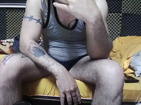 Snapshot of Arabeyes chatting on 10.28.25 Arabeyes online show from 10.28.25