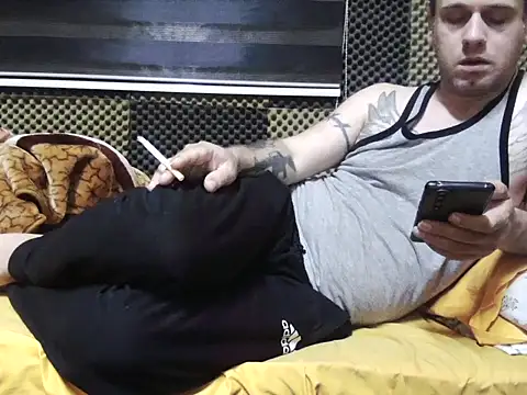 Snapshot of Arabeyes chatting on 10.28.25 Arabeyes online show from 10.28.25