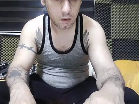 Snapshot of Arabeyes chatting on 10.30.25 Arabeyes online show from 10.30.25