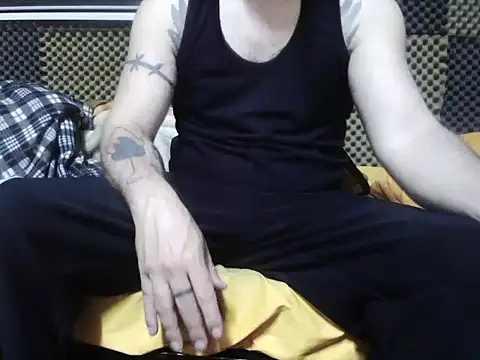 Snapshot of Arabeyes chatting on 11.11.25 Arabeyes online show from 11.11.25