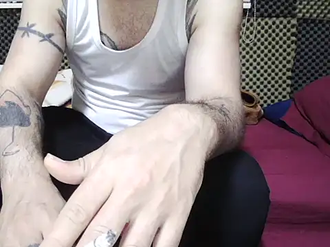 Snapshot of Arabeyes chatting on 11.21.25 Arabeyes online show from 11.21.25