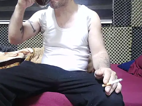 Snapshot of Arabeyes chatting on 11.23.25 Arabeyes online show from 11.23.25