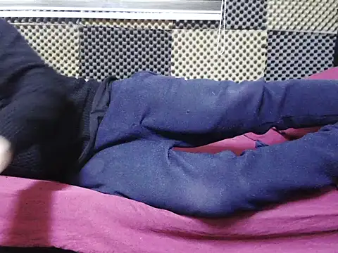 Snapshot of Arabeyes chatting on 12.18.25 Arabeyes online show from 12.18.25