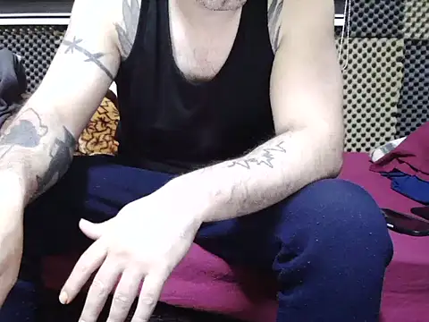 Snapshot of Arabeyes chatting on 12.19.25 Arabeyes online show from 12.19.25