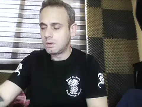 Snapshot of Arabeyes chatting on 04.14.26 Arabeyes online show from 04.14.26