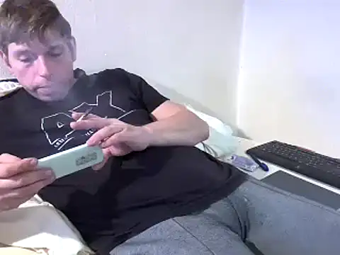 Snapshot of lecksklavehard chatting on 10.17.25 lecksklavehard online show from 10.17.25