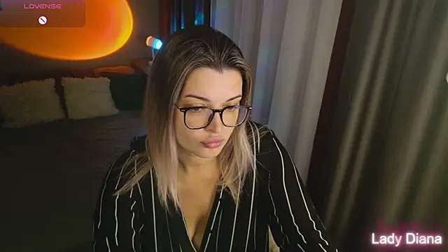 Snapshot of LancasterLady chatting on 09.30.25 LancasterLady online show from 09.30.25