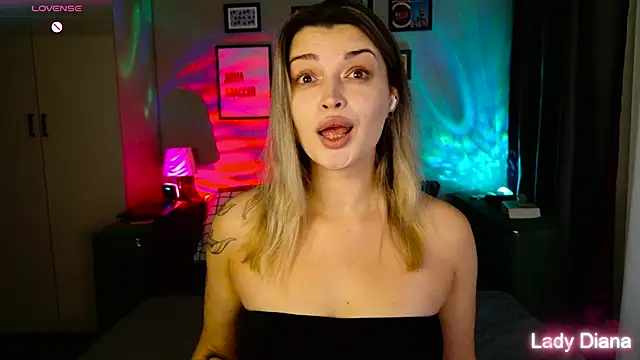 Snapshot of LancasterLady chatting on 11.14.25 LancasterLady online show from 11.14.25