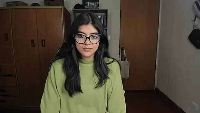 Snapshot of valerie__skyy chatting on 12.18.24 valerie skyy online show from 12.18.24