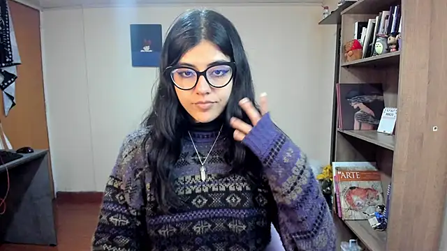 Snapshot of valerie__skyy chatting on 03.10.25 valerie skyy online show from 03.10.25