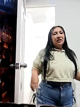 Snapshot of my-kitty chatting on 02.19.25 my-kitty online show from 02.19.25