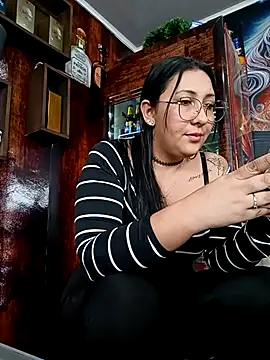 Snapshot of my-kitty chatting on 03.09.25 my-kitty online show from 03.09.25