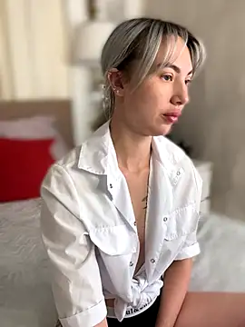 MiaMinx online show from 12.14.25