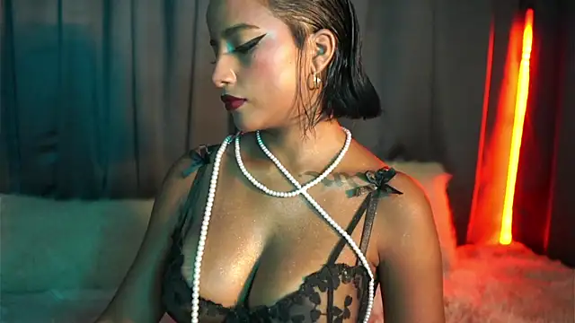 Snapshot of JulietaWinona chatting on 02.28.26 JulietaWinona online show from 02.28.26