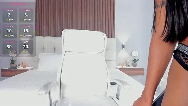 sofi potter  online show from 10.08.25