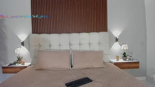 Snapshot of sofi_potter_ chatting on 01.08.26 sofi potter online show from 01.08.26