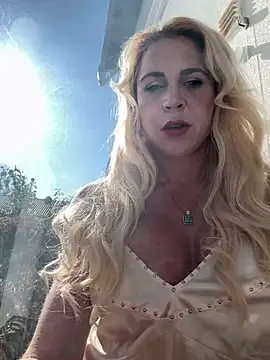 Snapshot of Kate-monroe chatting on 03.06.25 Kate-monroe online show from 03.06.25