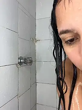 Snapshot of pamela_anderson_ chatting on 12.12.24 pamela anderson online show from 12.12.24