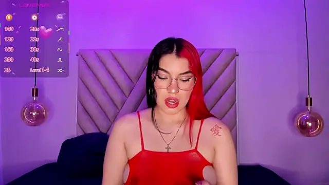 EmmaSwift  online show from 10.18.25