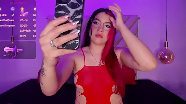 EmmaSwift  online show from 10.28.25