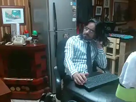 Dr Pocholate84 online show from 01.10.25