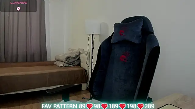 Olivia Munk online show from 03.04.25