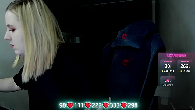 Snapshot of Olivia_Munk chatting on 05.08.26 Olivia Munk online show from 05.08.26