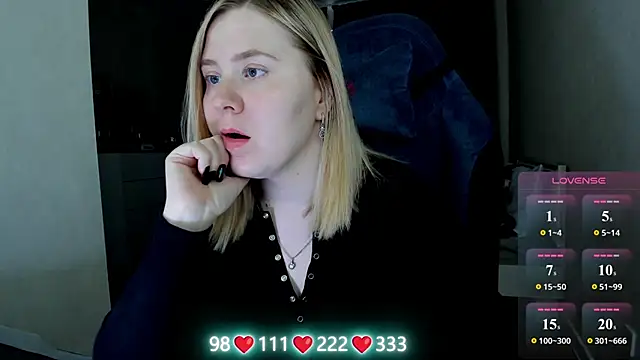 Snapshot of Olivia_Munk chatting on 05.21.26 Olivia Munk online show from 05.21.26