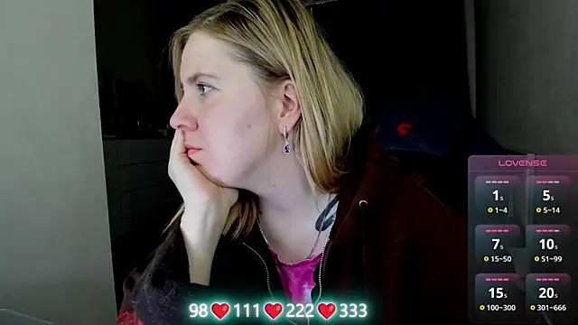 Snapshot of Olivia_Munk chatting on 05.31.26 Olivia Munk online show from 05.31.26