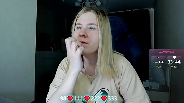 Snapshot of Olivia_Munk chatting on 06.11.26 Olivia Munk online show from 06.11.26