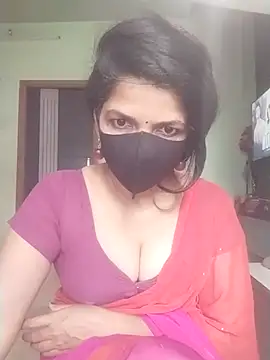 Snapshot of Shuttii_25 chatting on 10.29.25 Shuttii 25 online show from 10.29.25