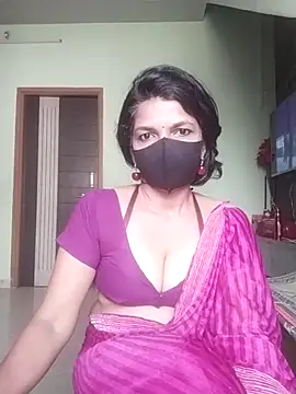 Snapshot of Shuttii_25 chatting on 10.30.25 Shuttii 25 online show from 10.30.25