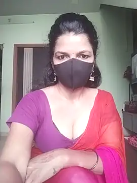 Snapshot of Shuttii_25 chatting on 11.04.25 Shuttii 25 online show from 11.04.25