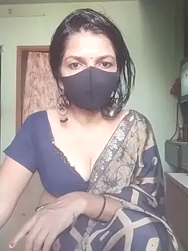 Snapshot of Shuttii_25 chatting on 11.13.25 Shuttii 25 online show from 11.13.25