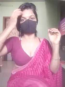 Snapshot of Shuttii_25 chatting on 11.20.25 Shuttii 25 online show from 11.20.25