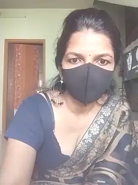 Snapshot of Shuttii_25 chatting on 02.11.26 Shuttii 25 online show from 02.11.26