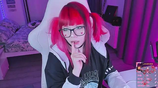 Snapshot of Yumi_Youkai chatting on 10.15.25 Yumi Youkai online show from 10.15.25