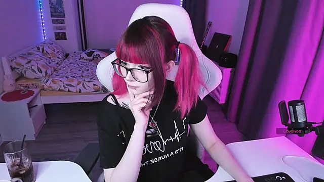 Yumi Youkai online show from 05.04.26